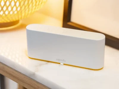 closeup-somfy-tahoma-switch