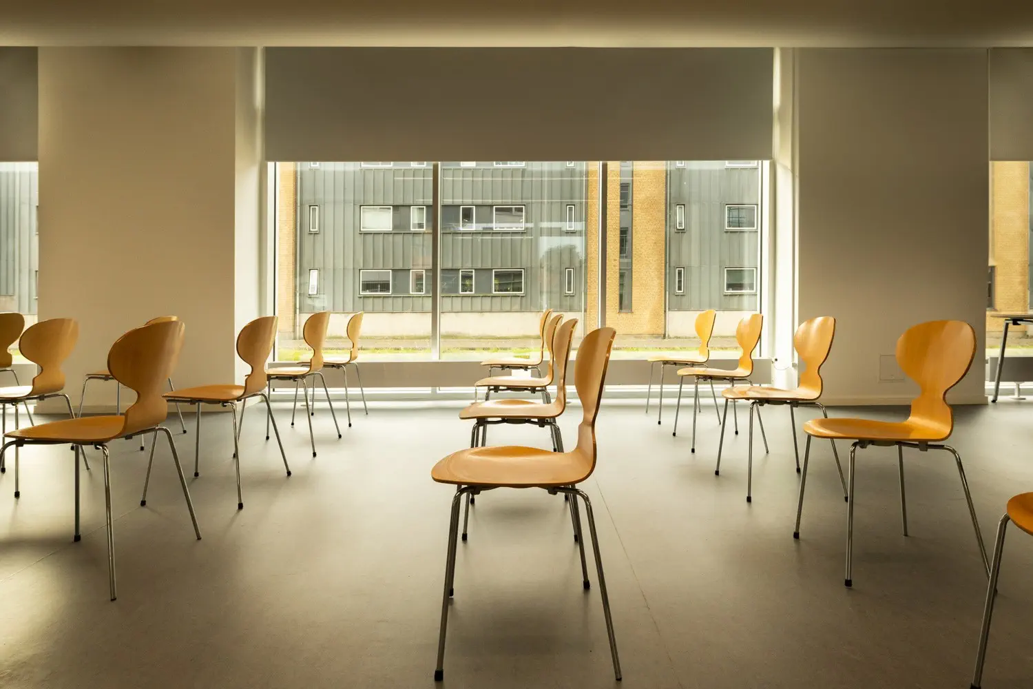 rullegardiner_fischer_kolding_designskole_moerklaegning_interior_kolding_001_landscape_web rullegardiner_fischer_kolding_designskole_moerklaegning_interior_kolding_001_landscape_web